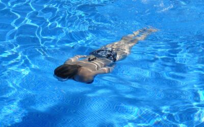 MOVIMENTO IN PISCINA PER IL BENESSERE DEL CORPO